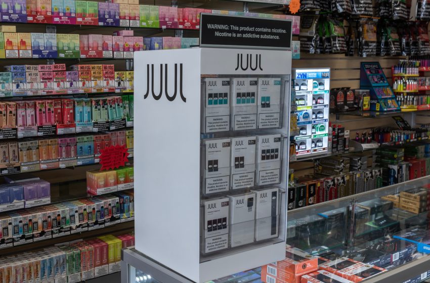 Juul Labs Working to Raise $1 Billion in Funding